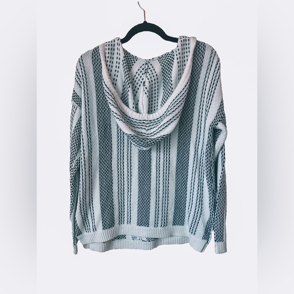 Womans Boho Beach Style Hoodie - Picture 6 of 7